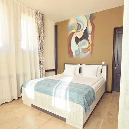 Dezire Guesthouse Baile 1 Mai Ngoại thất bức ảnh