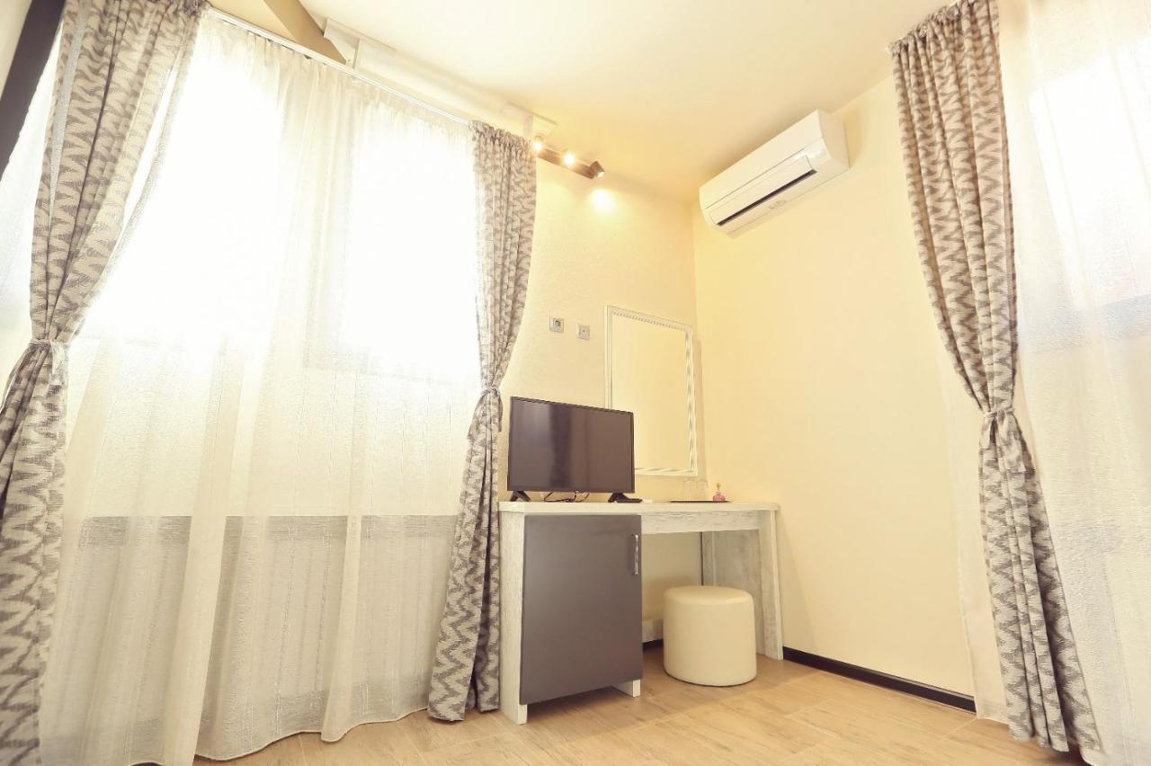 Dezire Guesthouse Baile 1 Mai Ngoại thất bức ảnh