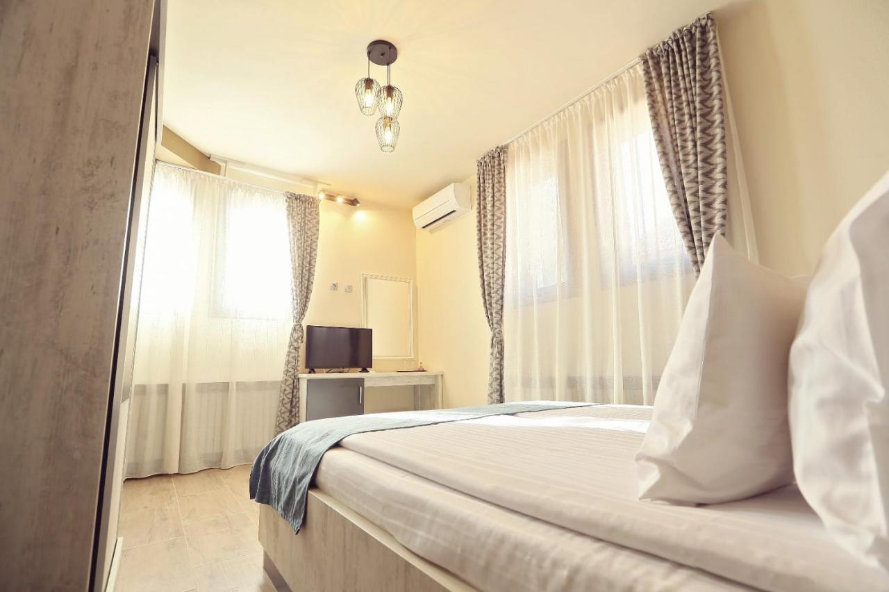 Dezire Guesthouse Baile 1 Mai Ngoại thất bức ảnh