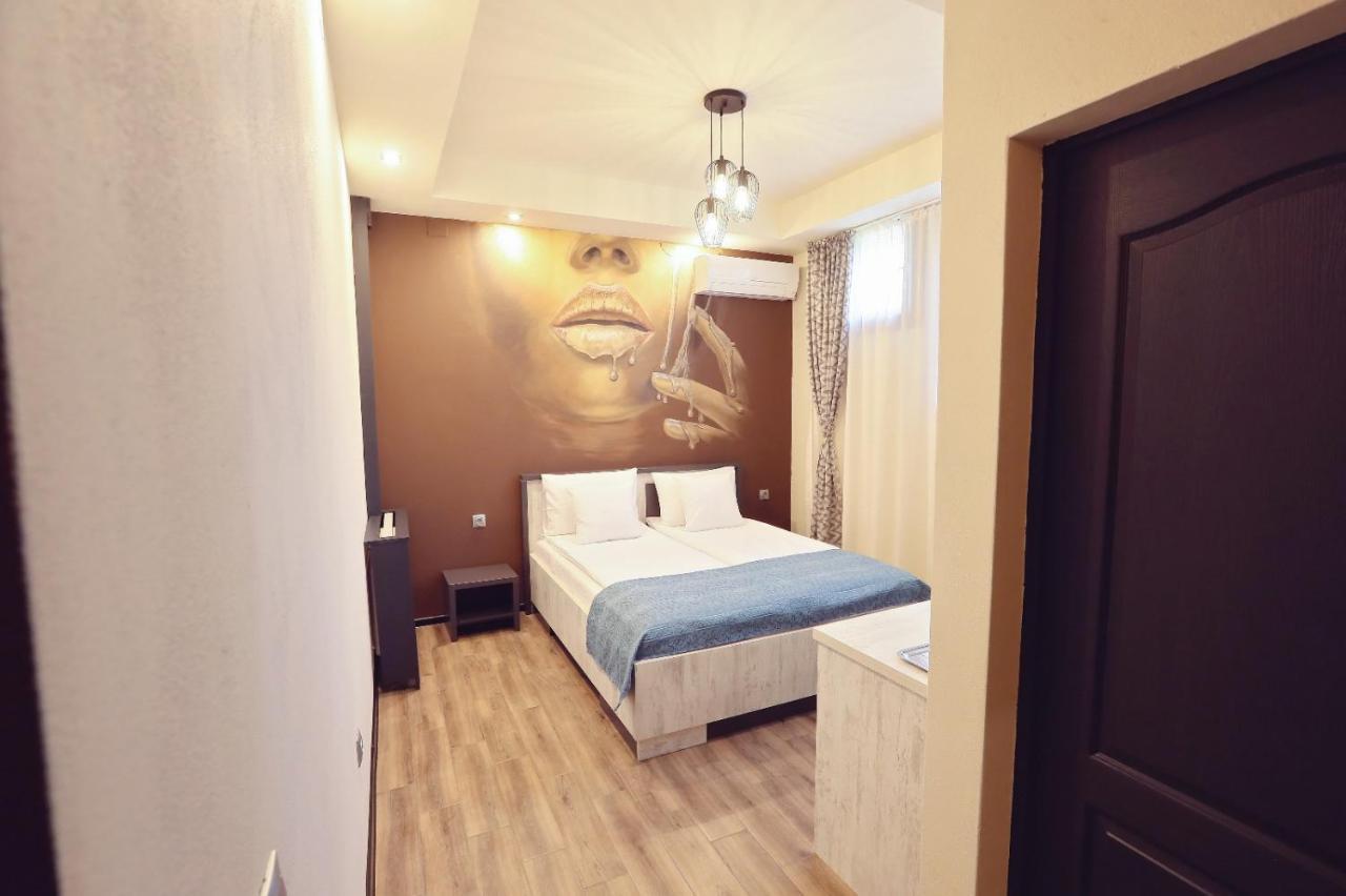 Dezire Guesthouse Baile 1 Mai Ngoại thất bức ảnh