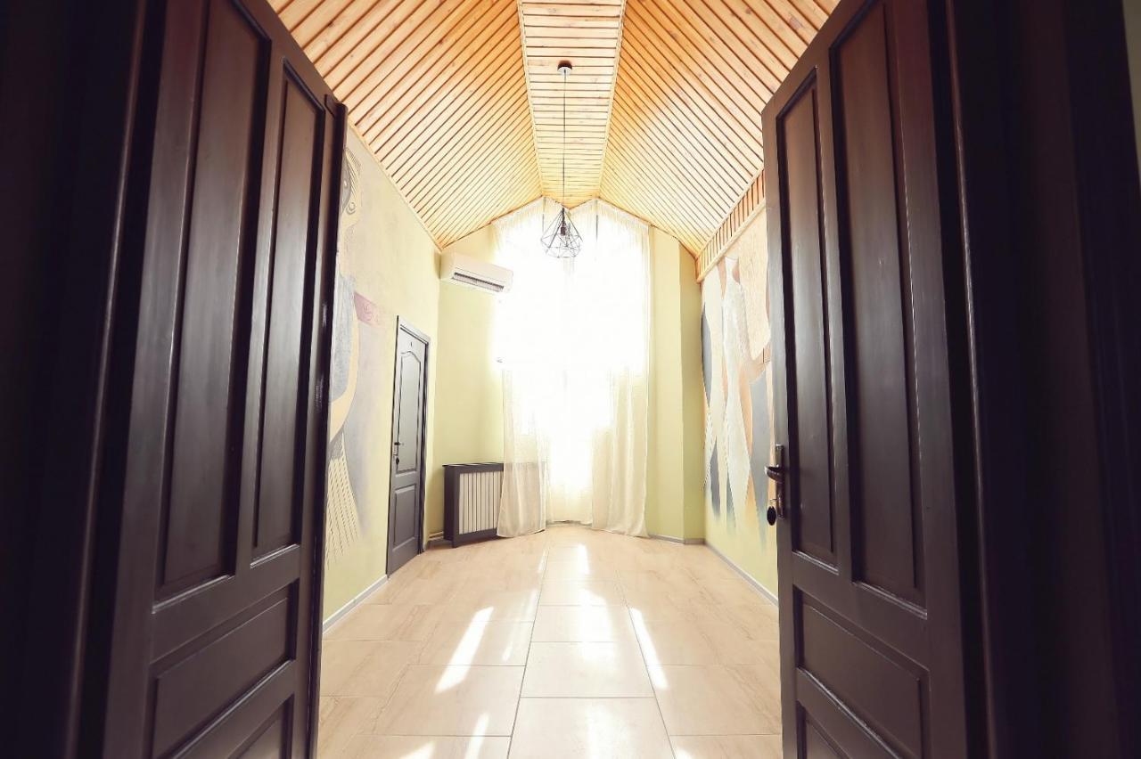 Dezire Guesthouse Baile 1 Mai Ngoại thất bức ảnh