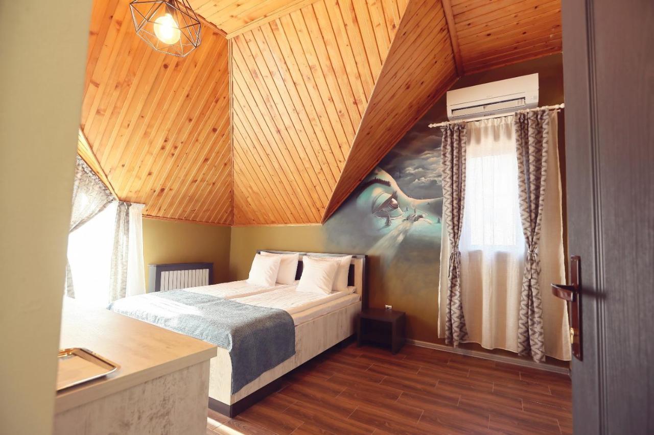 Dezire Guesthouse Baile 1 Mai Ngoại thất bức ảnh