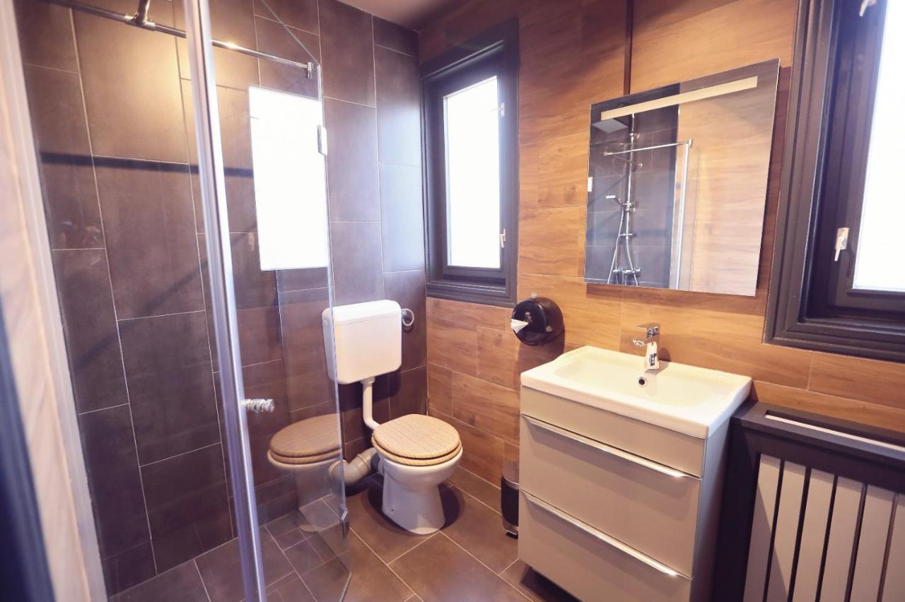 Dezire Guesthouse Baile 1 Mai Ngoại thất bức ảnh