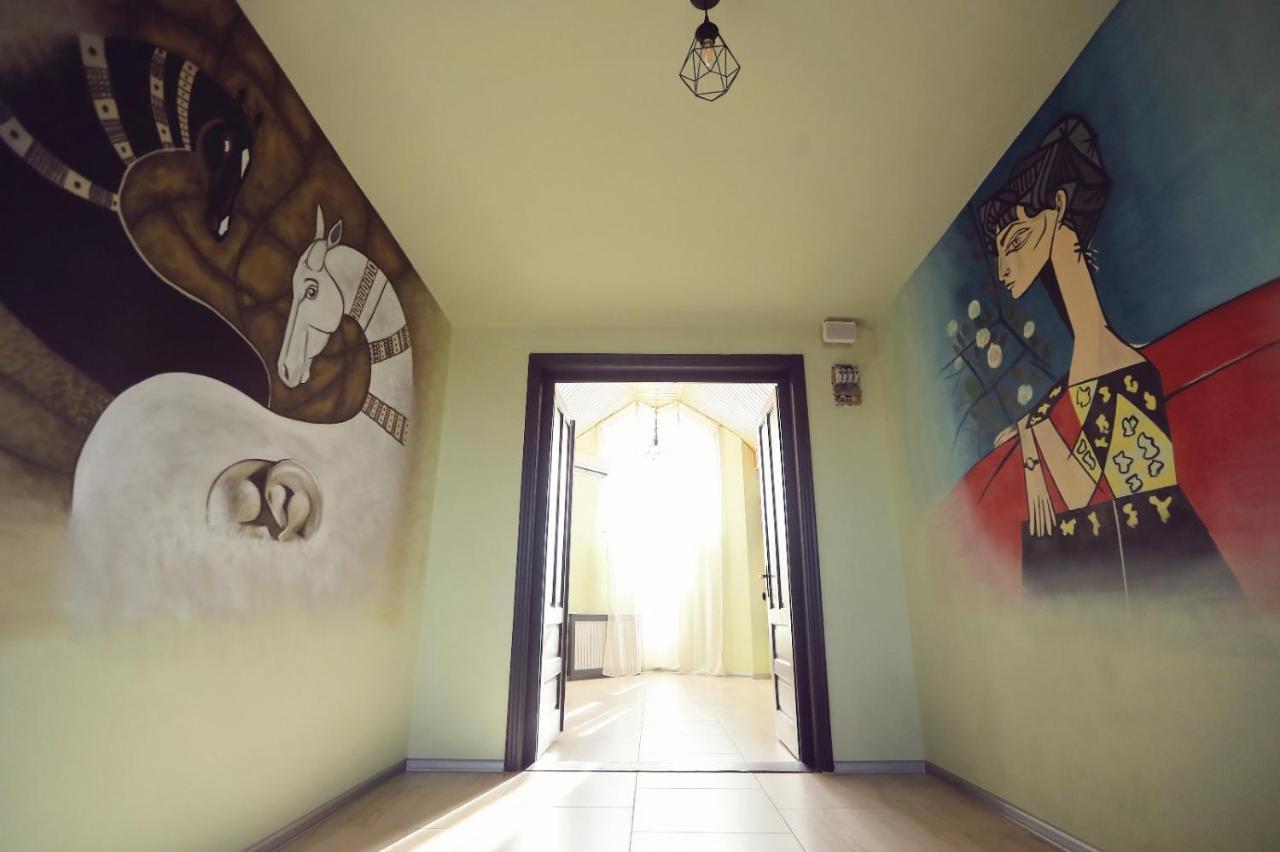 Dezire Guesthouse Baile 1 Mai Ngoại thất bức ảnh