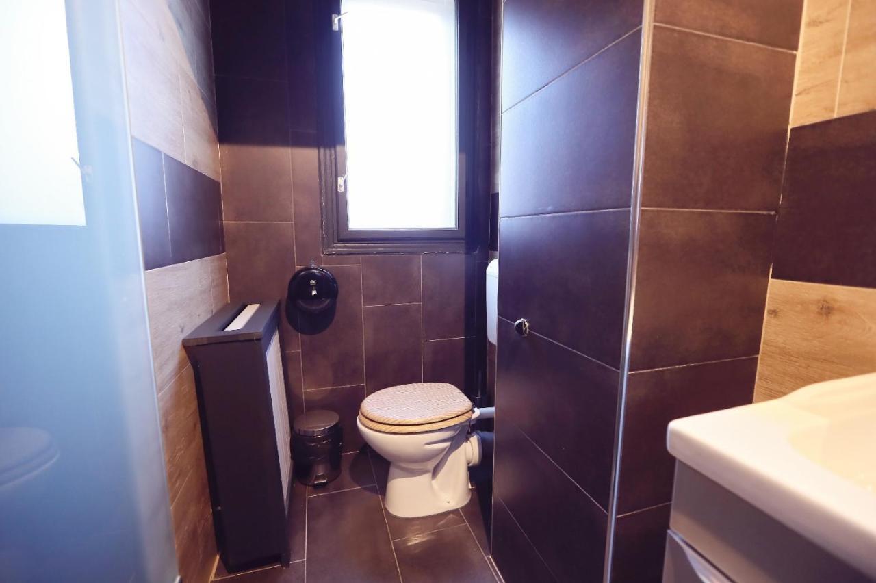 Dezire Guesthouse Baile 1 Mai Ngoại thất bức ảnh